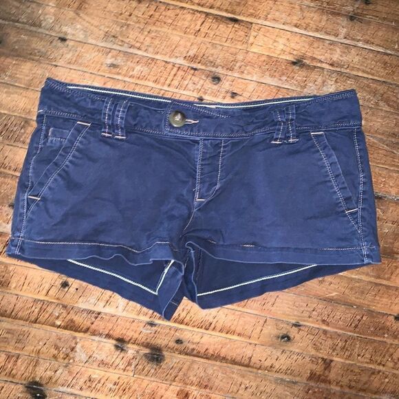 American Eagle navy low rise size 6 normcore shortie shorts - Picture 1 of 3